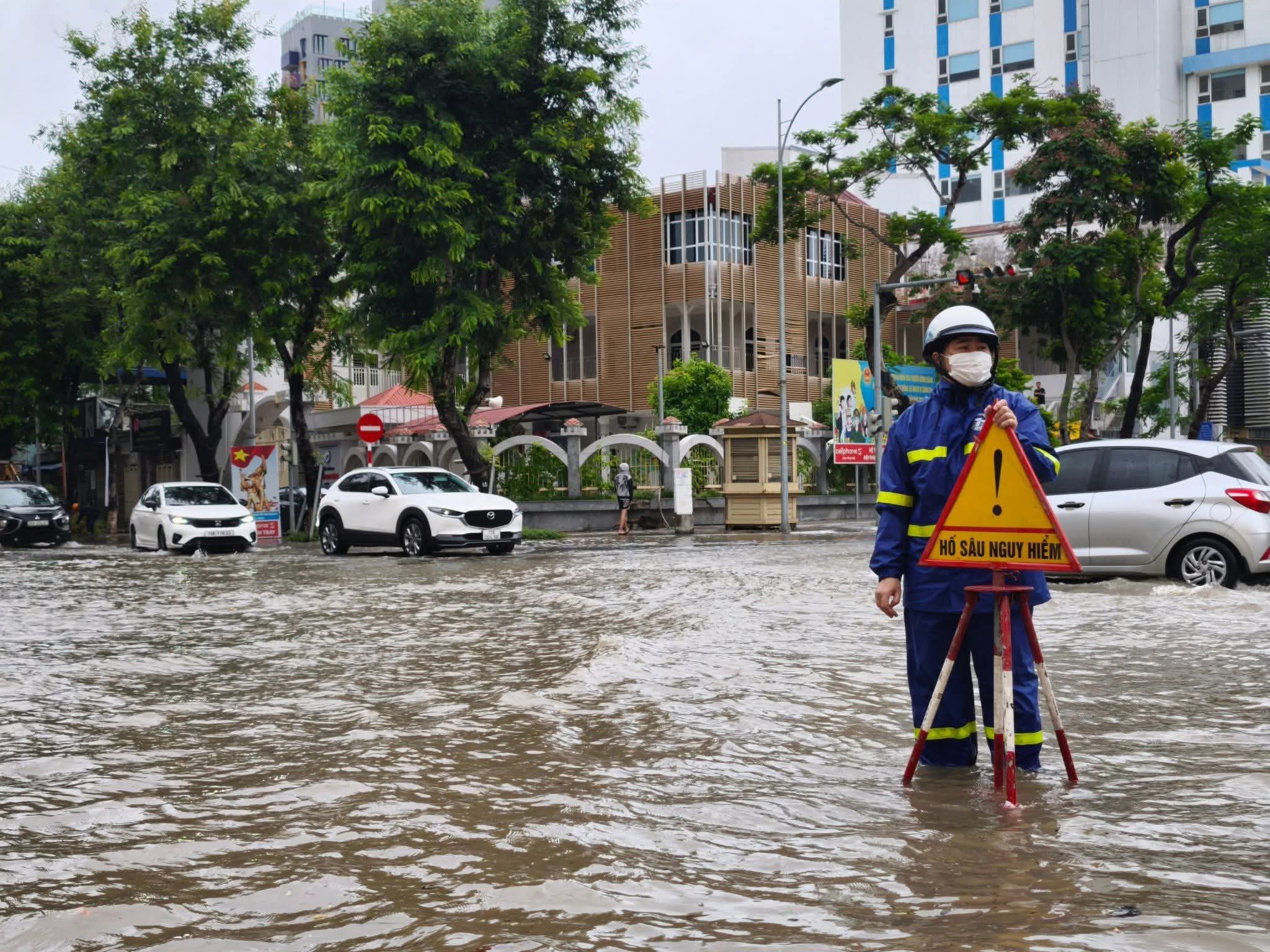Nhiều khu vực bị ngập úng do nước sông dâng cao