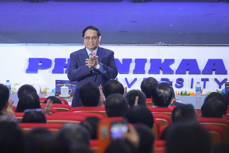 Thủ tướng Phạm Minh Chính dự lễ công bố quyết định của Thủ tướng Chính phủ về việc chuyển Trường Đại học Phenikaa thành Đại học Phenikaa - Ảnh: VGP/Nhật Bắc