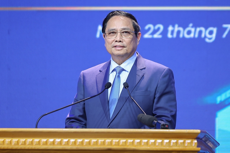 Theo Thủ tướng, việc chuyển thành Đại học Phenikaa có ý nghĩa quan trọng trong khẳng định mối quan hệ giữa đào tạo - nghiên cứu - đổi mới sáng tạo và thúc đẩy mối quan hệ giữa nghiên cứu, sản xuất, xã hội và thị trường - Ảnh: VGP/Nhật Bắc