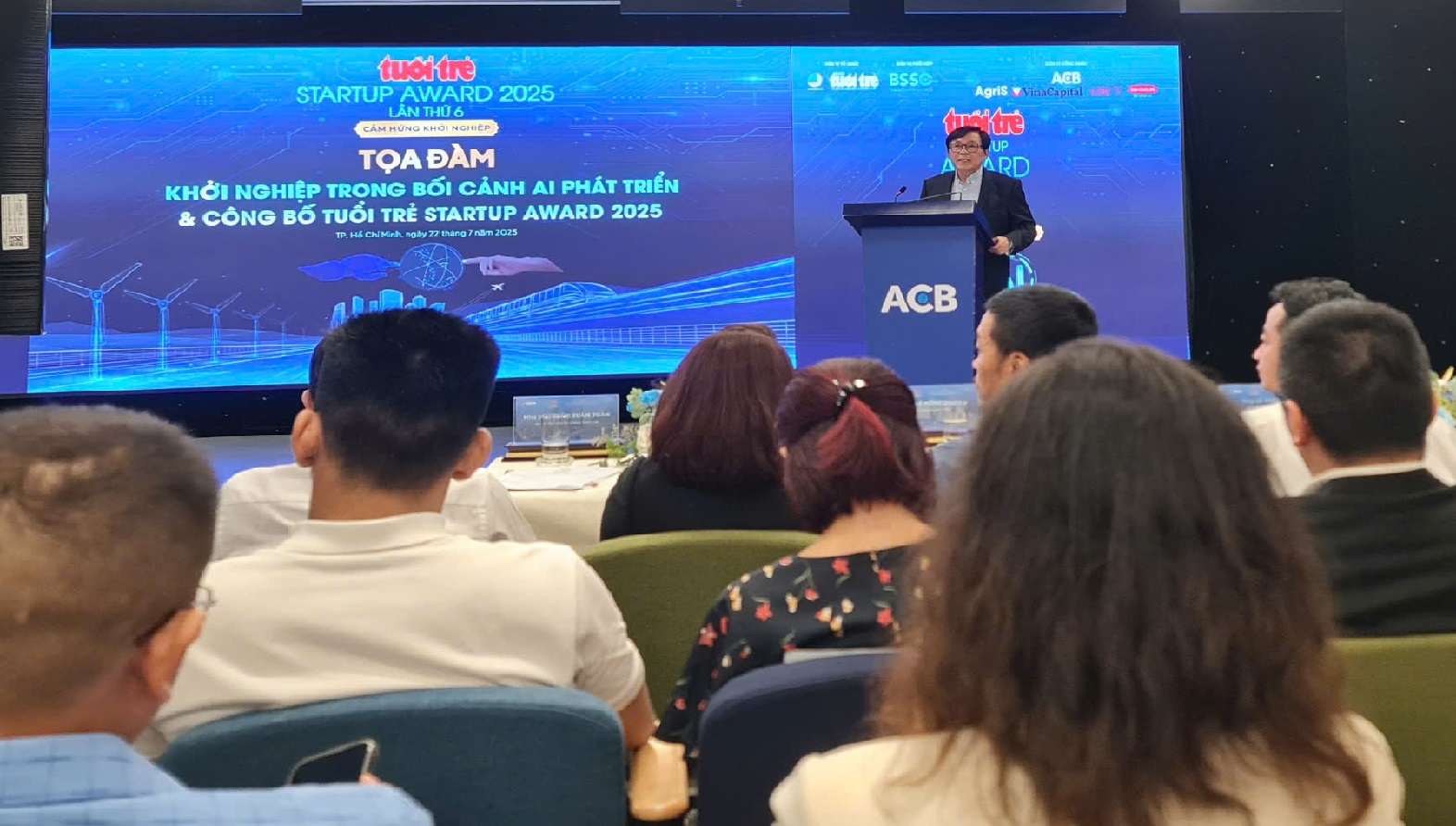 , Giải thưởng cao nhất trị giá 100 triệu đồng từ cố vấn chương trình Tuổi Trẻ Startup Award là ông Phạm Phú Ngọc Trai