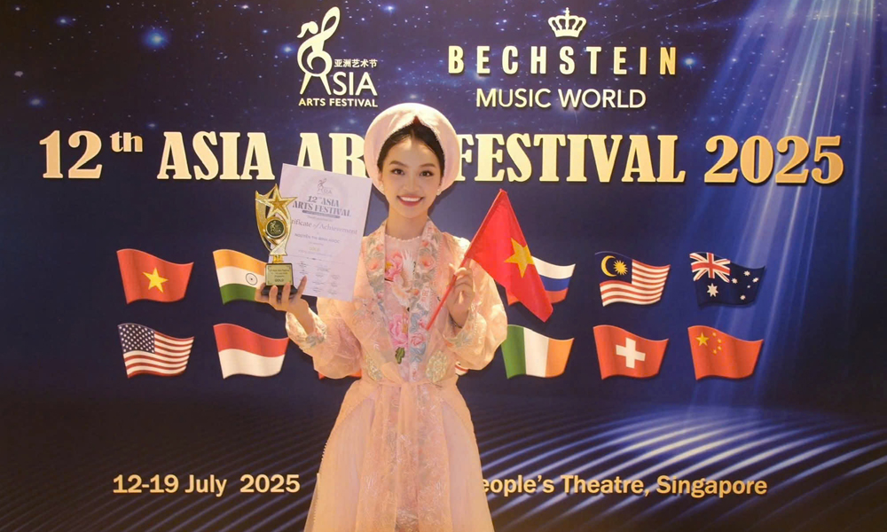 Ca sĩ Minh Ngọc xuất sắc giành cúp Vàng tại Liên hoan Nghệ thuật châu Á 2025. Ca sĩ Minh Ngọc xuất sắc giành cúp Vàng tại Liên hoan Nghệ thuật châu Á 2025.