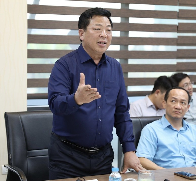 Bộ trưởng Bộ Xây dựng Trần Hồng Minh phát biểu kết luận tại buổi làm việc tiến độ Dự án đường sắt Lào Cai - Hà Nội - Hải Phòng tại tỉnh Phú Thọ - Ảnh: Tạ Hải Bộ trưởng Bộ Xây dựng Trần Hồng Minh phát biểu kết luận tại buổi làm việc tiến độ Dự án đường sắt Lào Cai - Hà Nội - Hải Phòng tại tỉnh Phú Thọ - Ảnh: Tạ Hải