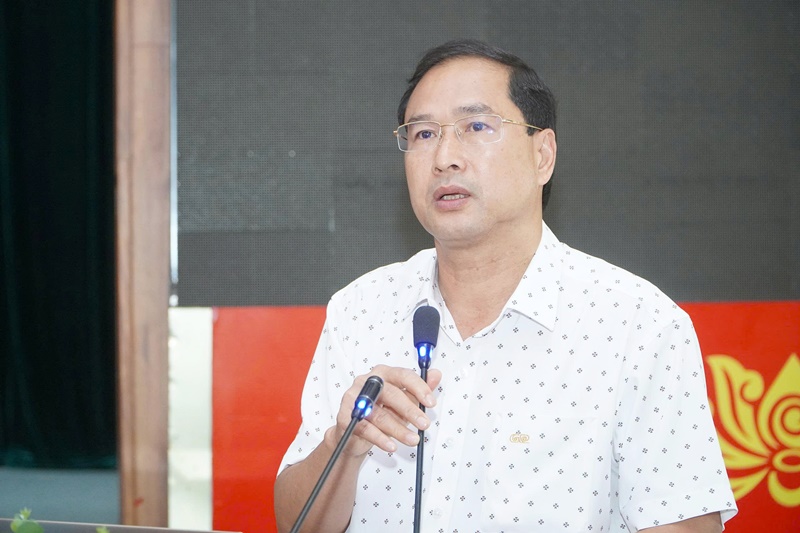 Ông Nguyễn Tấn Bản, Bí thư Đảng ủy phường Vũng Tàu phát biểu tại hội nghị