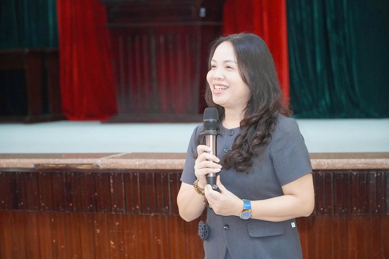 TS. Lê Thị Thu Phượng triển khai nội dung tập huấn