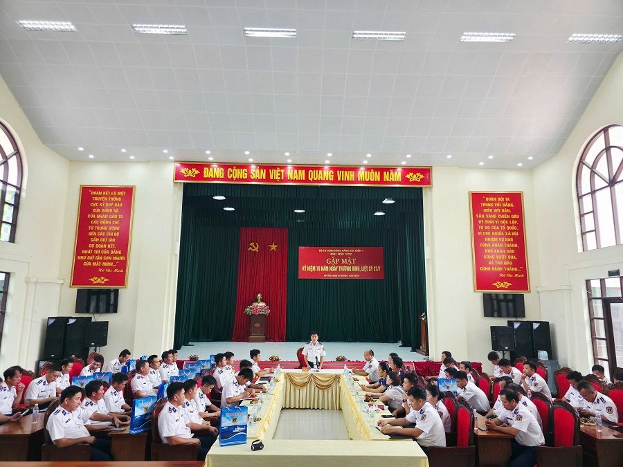 Quang cảnh buổi gặp mặt kỷ niệm Quang cảnh buổi gặp mặt kỷ niệm