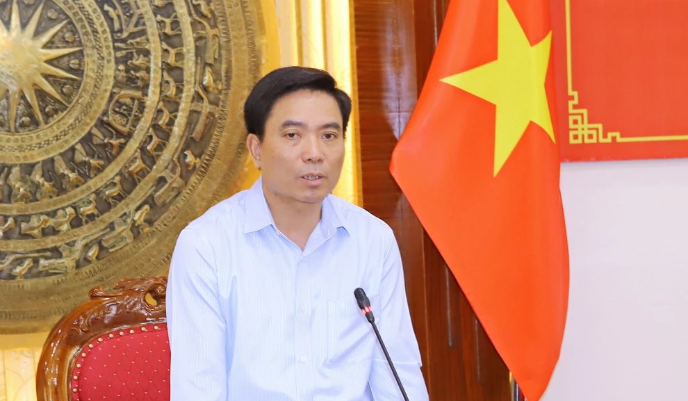 Bí thư Tỉnh ủy Nguyễn Doãn Anh phát biểu kết luận hội nghị. Bí thư Tỉnh ủy Nguyễn Doãn Anh phát biểu kết luận hội nghị.