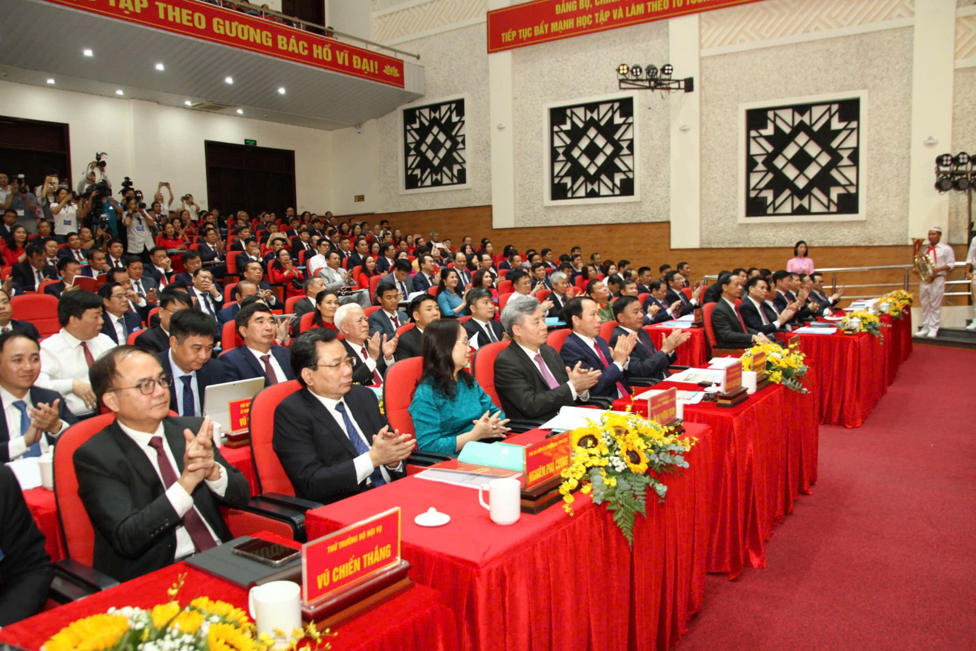 Các đại biểu tham dự đại hội