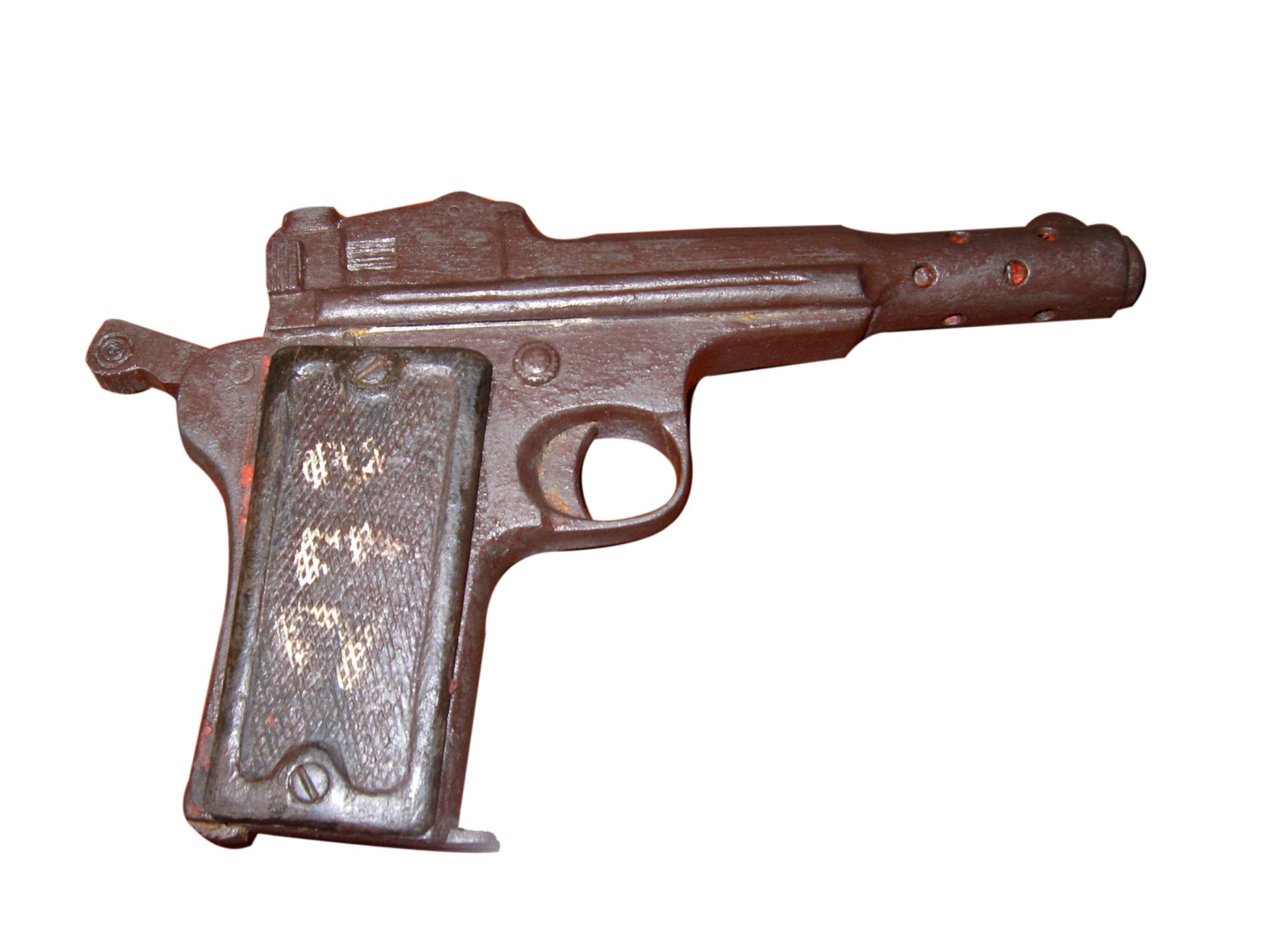 Súng ngắn. của Đồng chí Võ Nguyên Giáp đã dùng trong buổi lễ thành lập Đội Việt Nam Tuyên truyền Giải phóng quân, tháng 12 năm 1944.