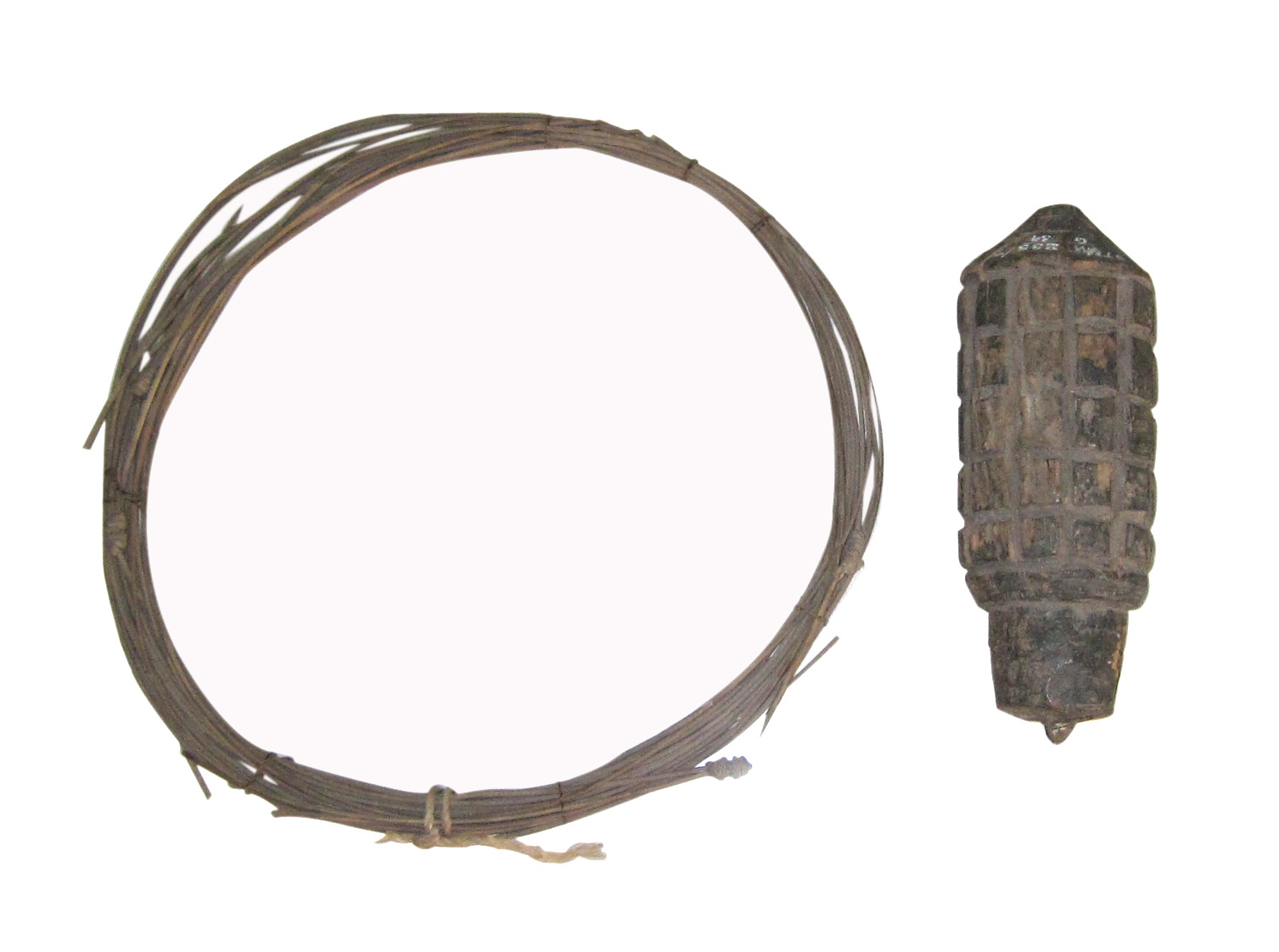 Mìn giả. Du kích Bắc Sơn, tỉnh Lạng Sơn tự chế dùng để nghi binh đánh địch, từ năm 1941-1942.