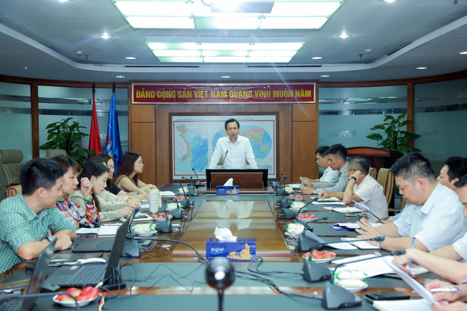 Phó Tổng Giám đốc PV Power Phan Ngọc Hiền chủ trì hội nghị