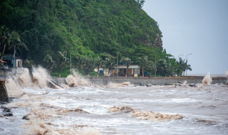 Sau bão số 3 Wipha, triều cường dâng cao ven biển Bắc Bộ, nguy cơ ngập lụt