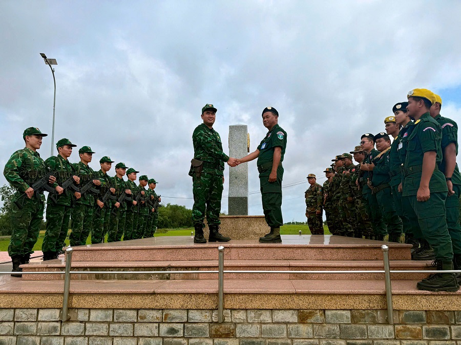 Đồn Biên phòng Cửa khẩu Quốc tế Bình Hiệp tuần tra song phương bảo vệ biên giới