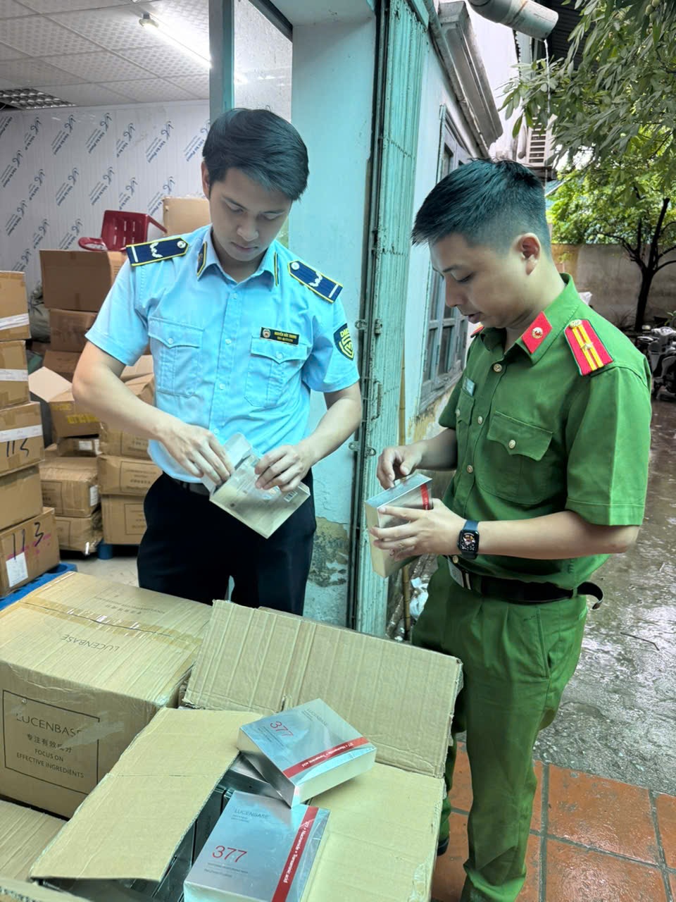 Hà Nội: Thu giữ 15.000 sản phẩm mặt nạ dưỡng da nhập lậu trị giá 180 triệu đồng