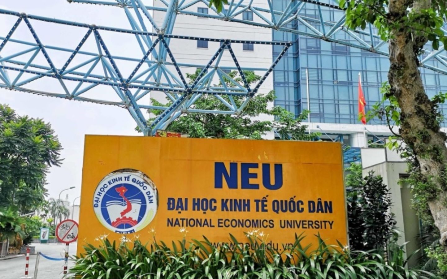 Điểm sàn Đại học Kinh tế Quốc dân năm 2025