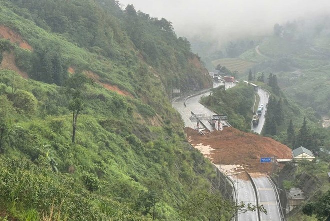 Lào Cai chủ động ứng phó với mưa lớn, ngập lụt, lũ quét và sạt lở đất