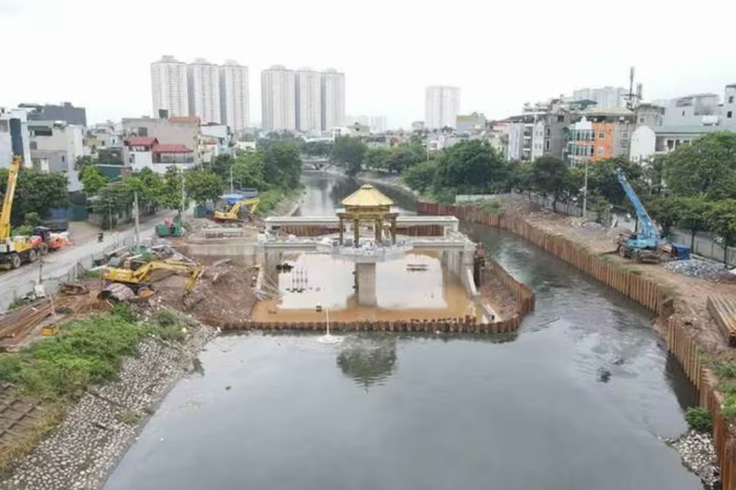 Dự kiến tháng 8/2025, đập dâng đầu tiên trên sông Tô Lịch sẽ hoàn thành.