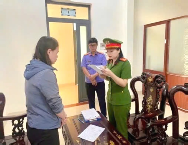 Cơ quan Cảnh sát điều tra Công an tỉnh Đắk Lắk đã khởi tố bị can Trần Lê Lam Phương là nhân viên Trung tâm môi trường PNE. Ảnh: Công an cung cấp