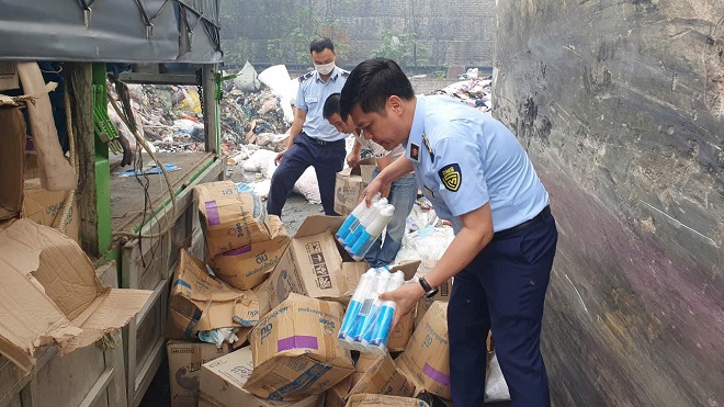 Trong nửa đầu năm 2025, lực lượng QLTT trên cả nước đã xử lý gần 10.000 vụ vi phạm