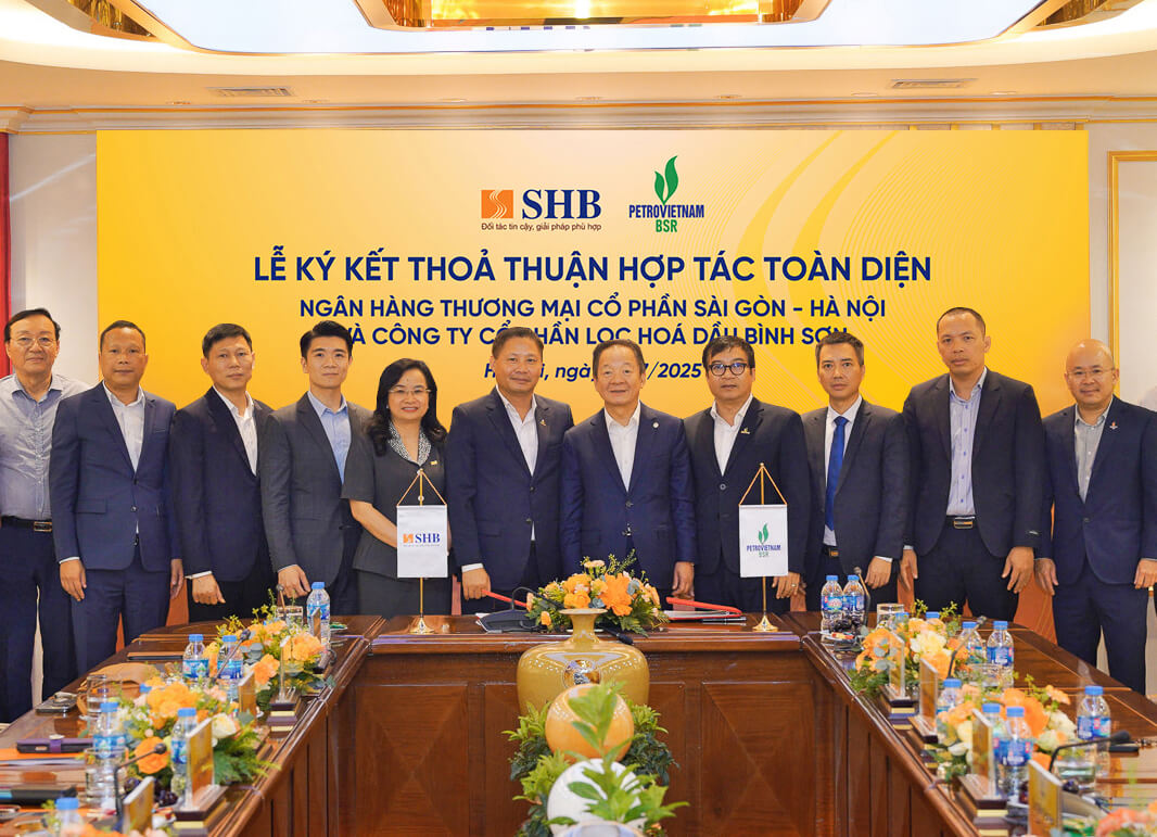 Toàn cảnh lễ ký kết thỏa thuận hợp tác toàn diện giữa Ngân hàng SHB và CTCP Lọc hóa dầu Bình Sơn Toàn cảnh lễ ký kết thỏa thuận hợp tác toàn diện giữa Ngân hàng SHB và CTCP Lọc hóa dầu Bình Sơn