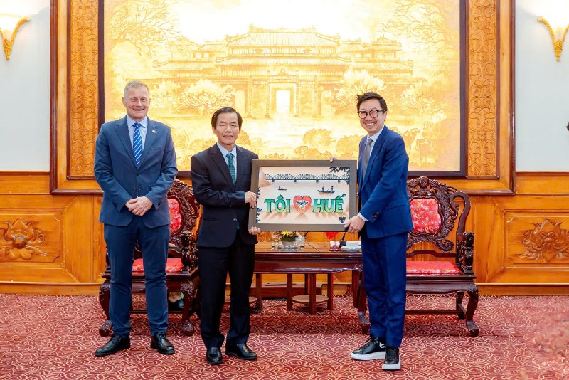Làm việc với lãnh đạo thành phố Huế, Đại sứ Đan Mạch và lãnh đạo Carlsberg Việt Nam khẳng định cam kết hợp tác lâu dài và phát triển bền vững