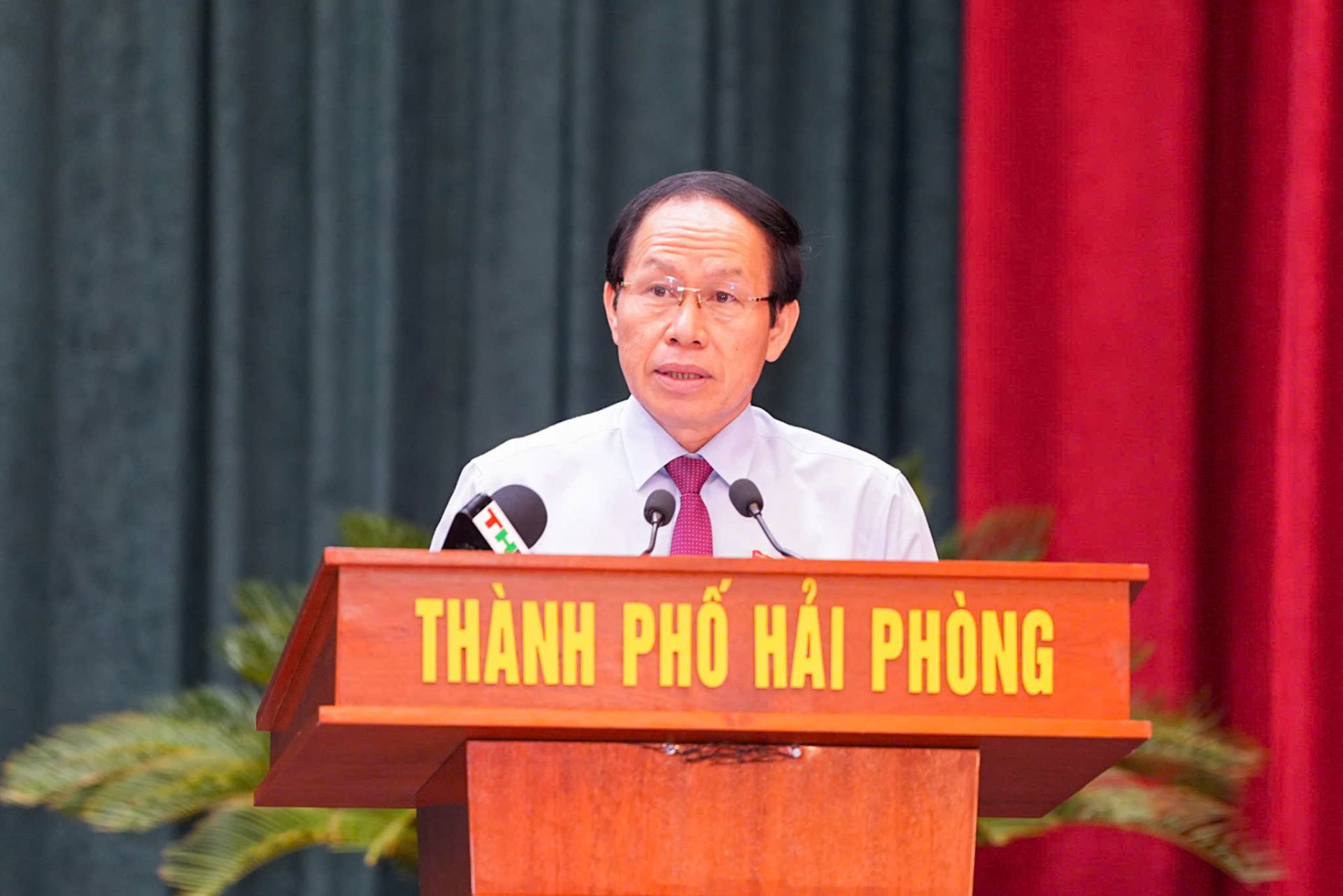 Đồng chí Bí thư Thành uỷ Lê Tiến Châu phát biểu chỉ đạo tại Kỳ họp. Đồng chí Bí thư Thành uỷ Lê Tiến Châu phát biểu chỉ đạo tại Kỳ họp.