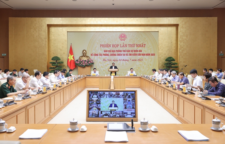 Thủ tướng đề nghị các đại biểu tập trung trao đổi, thảo luận, đánh giá công tác phòng, chống, khắc phục hậu quả thiên tai trong thời gian qua, làm rõ những mặt được, mặt chưa tốt; xác định nhiệm vụ trong những tháng cuối năm và cả giai đoạn tới - Ảnh: VGP/Nhật Bắc