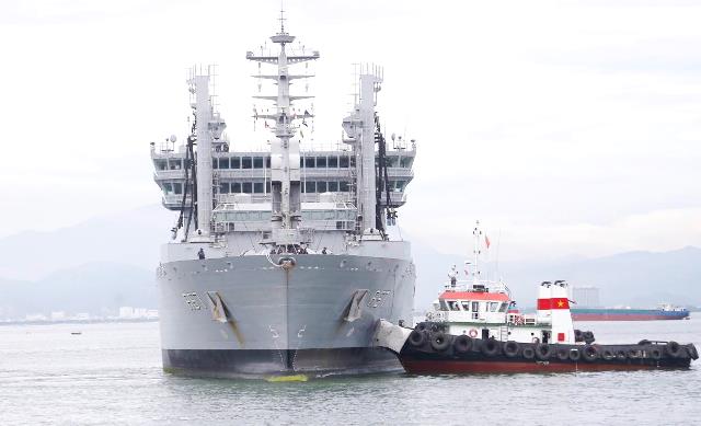 Đoàn tàu Hải quân Ấn Độ thăm hữu nghị thành phố Đà Nẵng