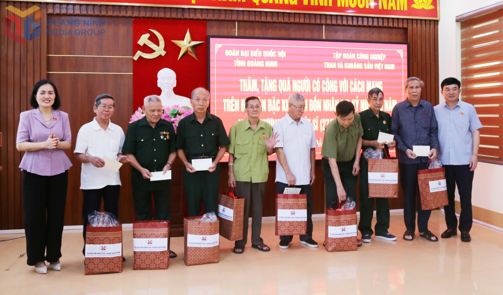 ĐBQH tỉnh Quảng Ninh thăm, tặng quà nhân kỷ niệm 78 năm Ngày Thương binh - liệt sĩ