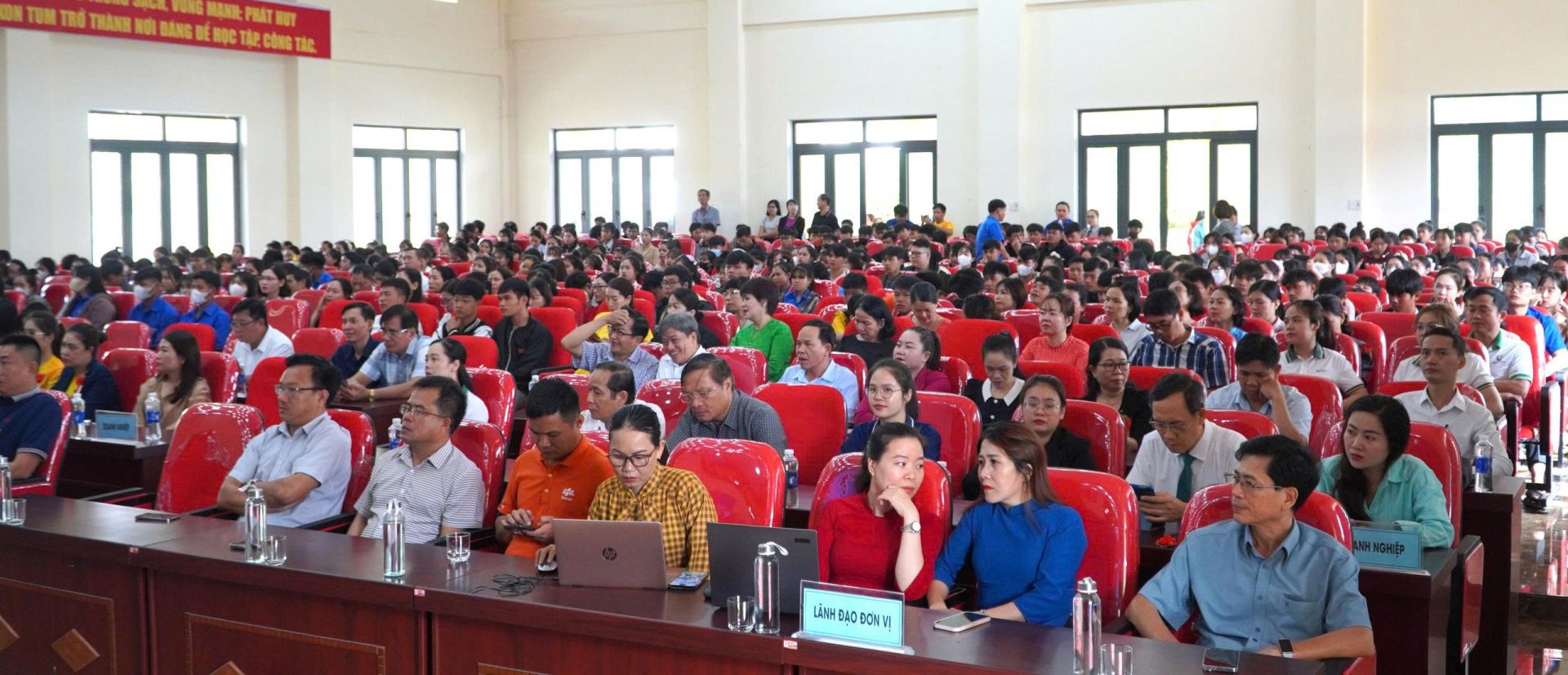 Toàn cảnh Ngày hội việc làm