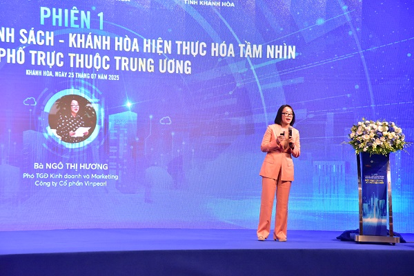 Bà Ngô Thị Hương- Phó TGĐ Kinh doanh và Marketing- Công ty CP Vinpearl tham luận