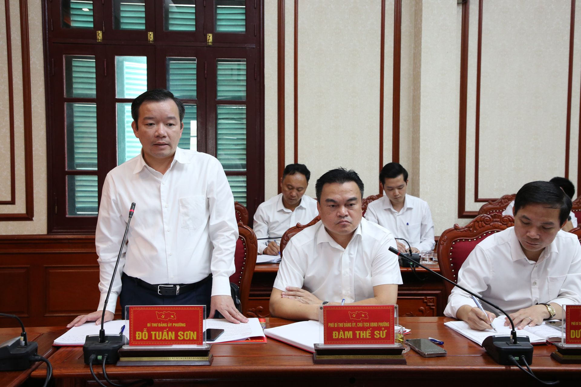 Bí thư Đảng ủy phường Từ Sơn Đỗ Tuấn Sơn phát biểu tại buổi làm việc