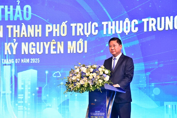 Ông Trần Quốc Nam- Phó Bí thư Tỉnh ủy, Chủ tịch UBND tỉnh, Trưởng đoàn Đại biểu Quốc hội tỉnh Khánh Hòa phát biểu khai mạc