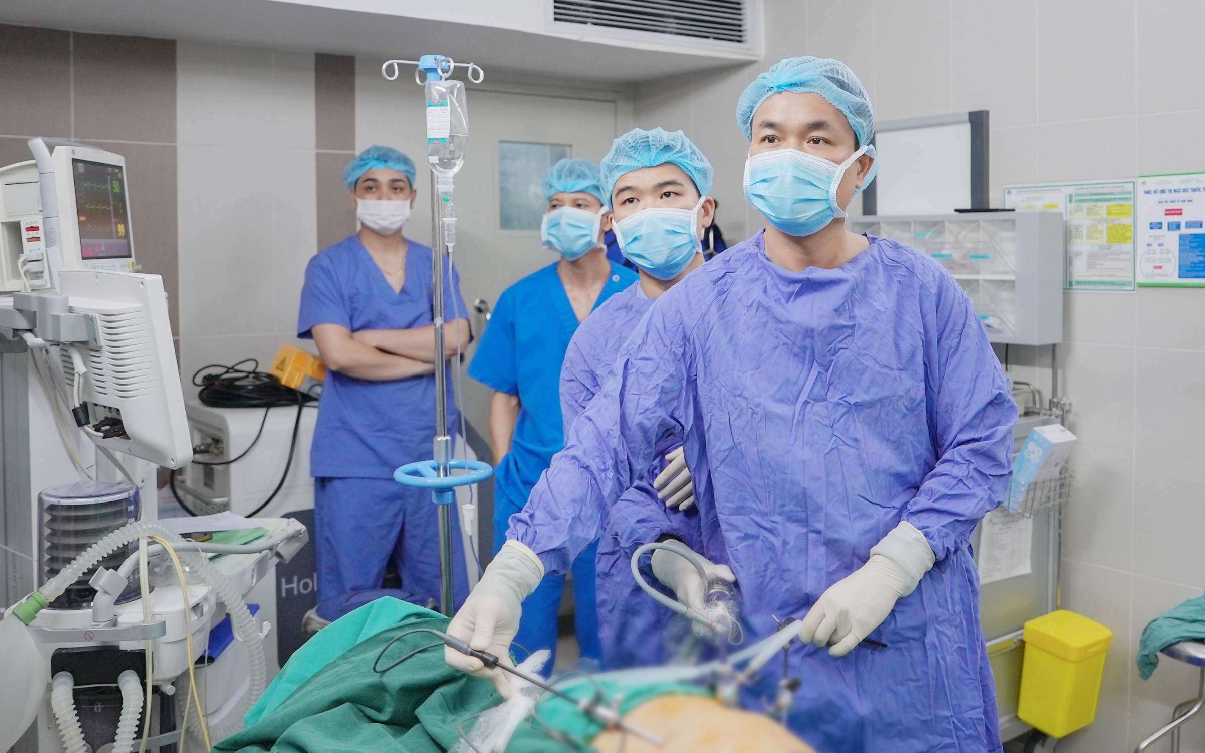 Viêm hoại tử túi mật vì viên sỏi 2.4 cm