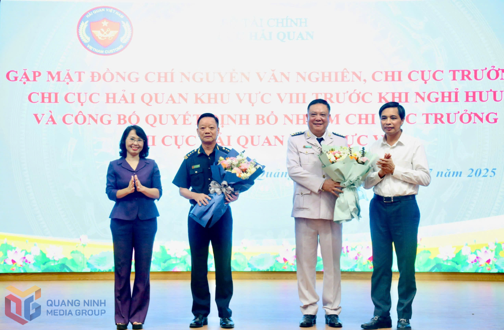 Quảng Ninh có tân Chi cục trưởng Chi cục Hải quan khu vực VIII
