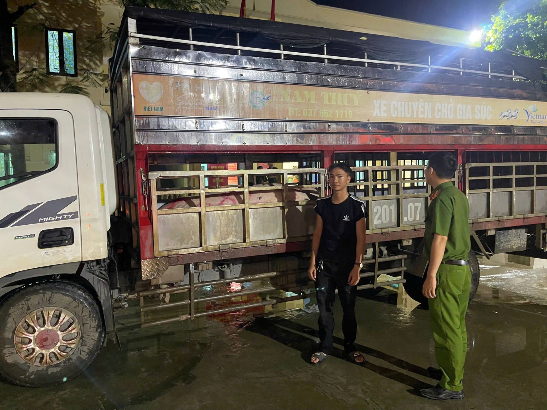 Công an phường Trung Tâm (tỉnh Lào Cai) quyết liệt xử lý vi phạm an toàn thực phẩm