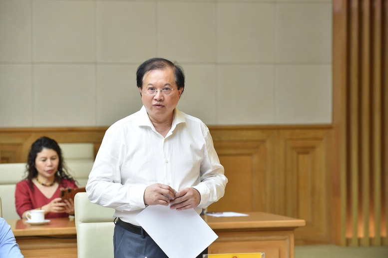 Thứ trưởng Bộ Văn hóa, Thể thao và Du lịch Tạ Quang Đông báo cáo tại Phiên họp - Ảnh: VGP/Giang Thanh