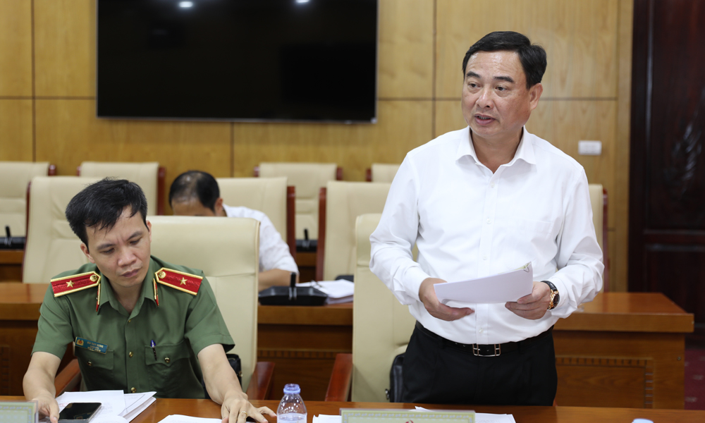 Đồng chí Vũ Trí Hải phát biểu ý kiến. Đồng chí Vũ Trí Hải phát biểu ý kiến.