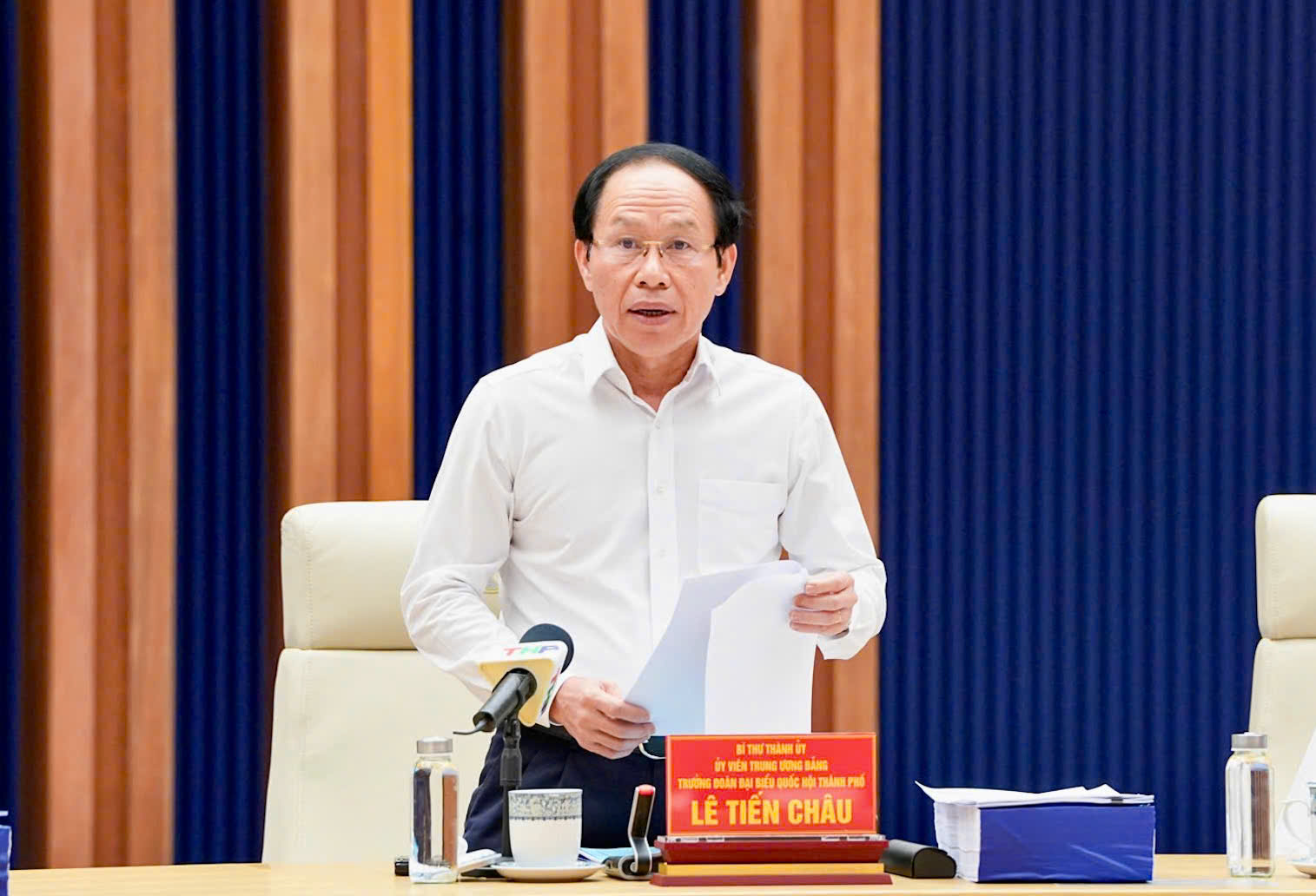 Đồng chí Lê Tiến Châu, Ủy viên Trung ương Đảng, Bí thư Thành ủy phát biểu tại Hội thảo. Đồng chí Lê Tiến Châu, Ủy viên Trung ương Đảng, Bí thư Thành ủy phát biểu tại Hội thảo.