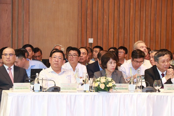 Đại biểu đến dự