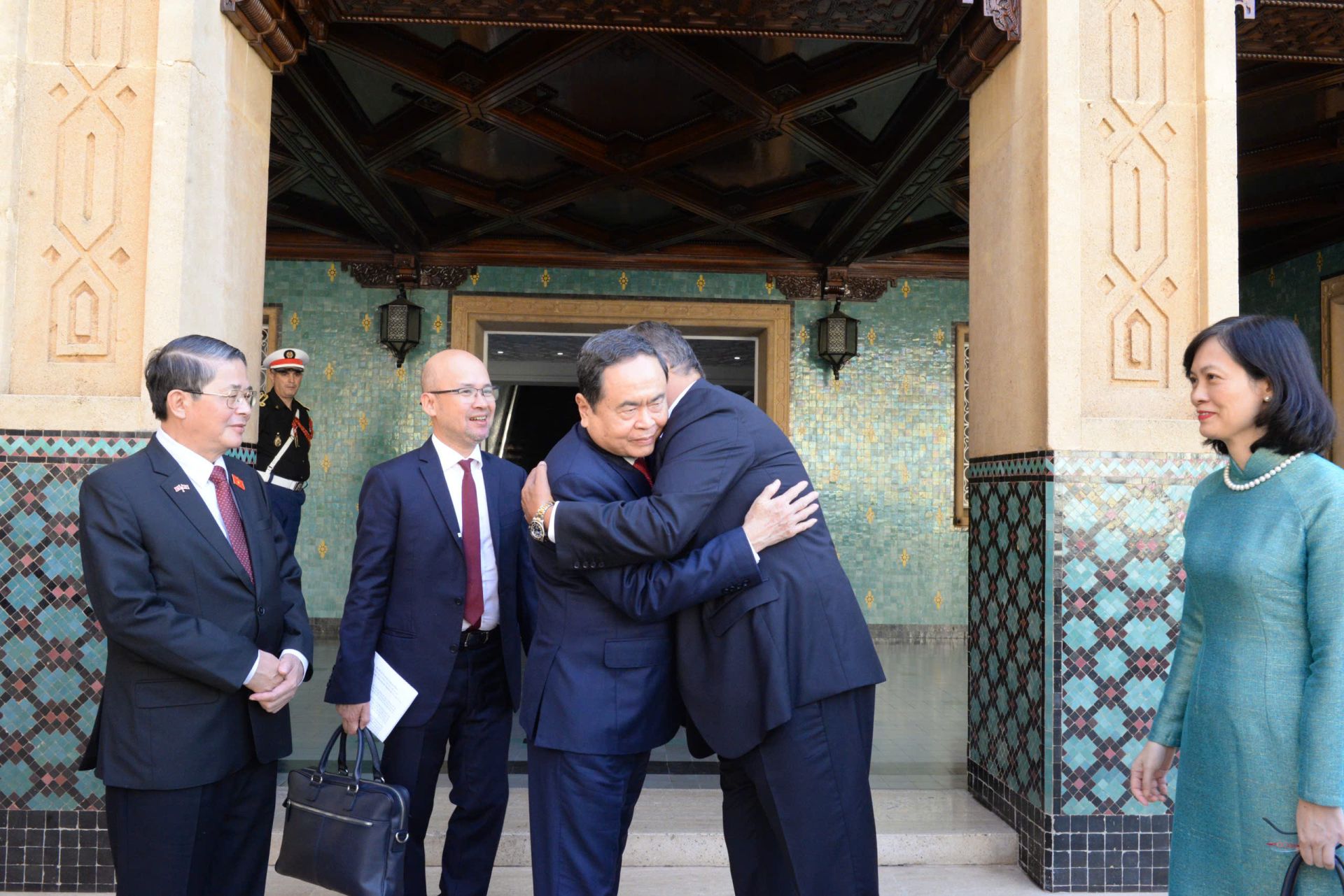 Thủ tướng Vương quốc Morocco Aziz Akhannouch chào đón Chủ tịch Quốc hội Trần Thanh Mẫn và đoàn đại biểu Việt Nam