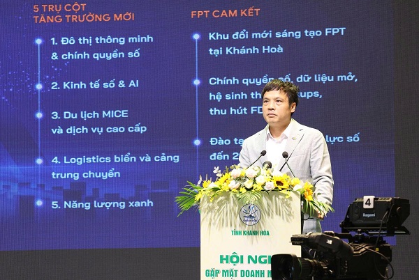 Đại diện Lãnh đạo Tập đoàn FPT phát biểu