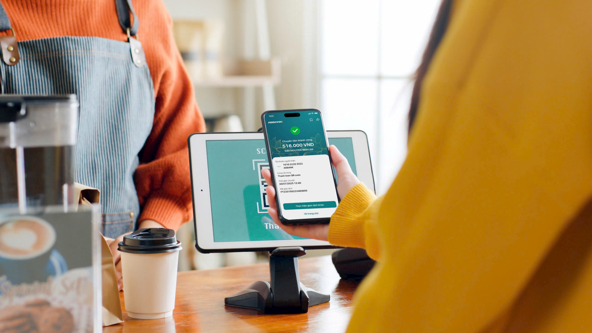 Ứng dụng ngân hàng số thế hệ mới ABBANK giúp hộ kinh doanh dễ dàng quản lý dòng tiền và nâng cao hiệu suất kinh doanh thông qua nhiều tính năng tiện ích