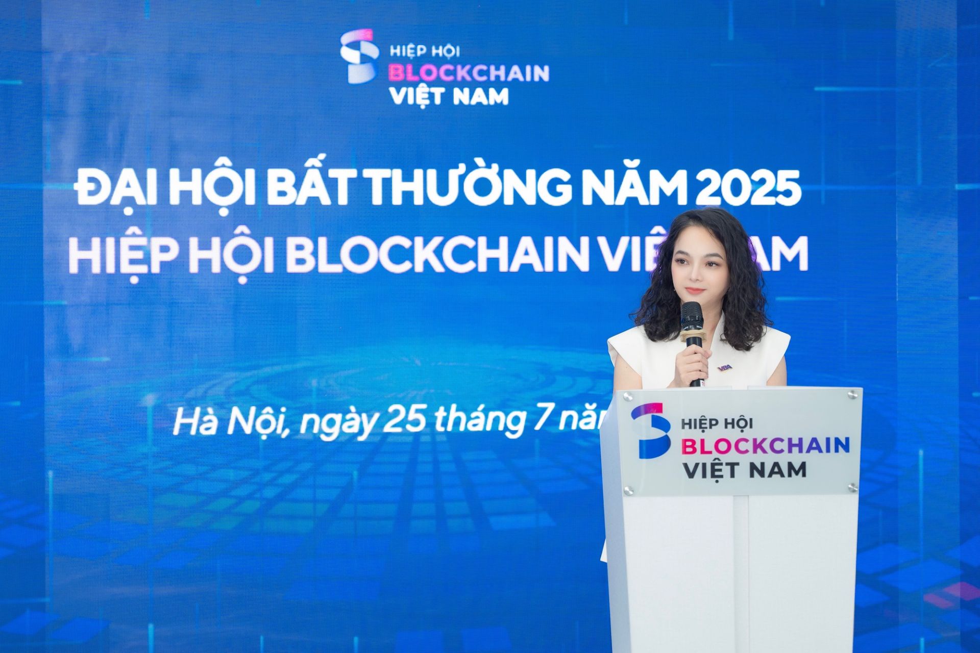 Bà Nguyễn Vân Hiền, Phó Chủ tịch kiêm Tổng Thư ký VBA khẳng định việc đổi tên là bước đầu trong định hướng thúc đẩy Tài sản số và đưa Việt Nam hòa vào dòng chảy chuyển đổi số toàn cầu.