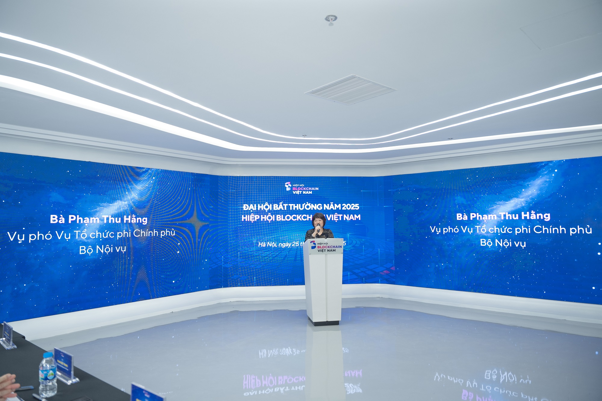 Bà Phạm Thu Hằng, Phó Vụ trưởng Vụ Tổ chức phi Chính phủ, Bộ Nội vụ, đề xuất VBA sớm ban hành sớm Quy tắc đạo đức nghề nghiệp Bà Phạm Thu Hằng, Phó Vụ trưởng Vụ Tổ chức phi Chính phủ, Bộ Nội vụ, đề xuất VBA sớm ban hành sớm Quy tắc đạo đức nghề nghiệp