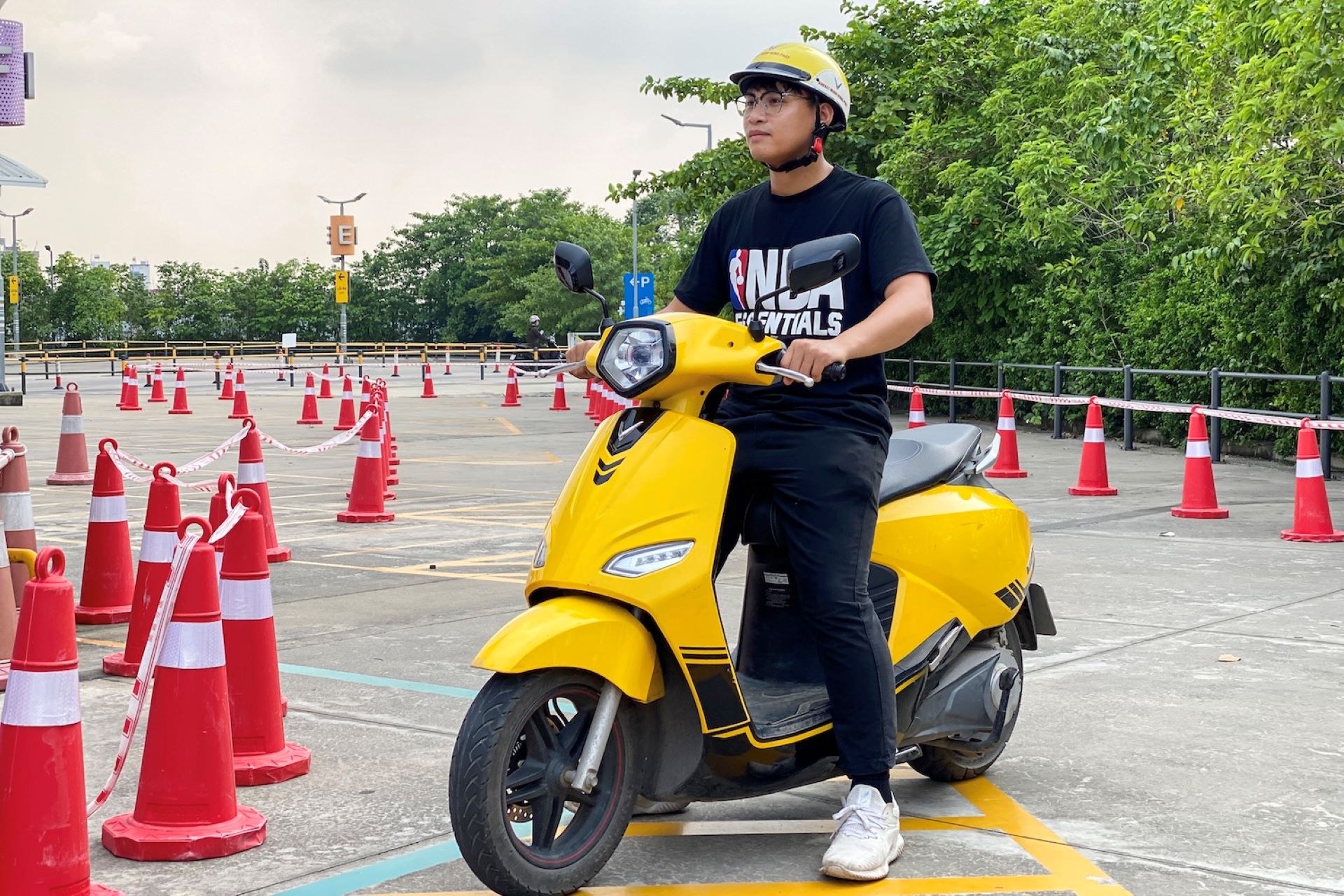 Anh Nguyễn Văn Đức (Hà Nội) sẵn sàng bán lại chiếc xe tay ga đang sử dụng để đổi sang xe máy điện của VinFast