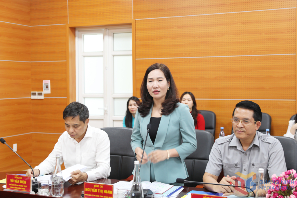 Bà Nguyễn Thị Hạnh, Phó Chủ tịch UBND tỉnh Quảng Ninh, phát biểu tại buổi làm việc.