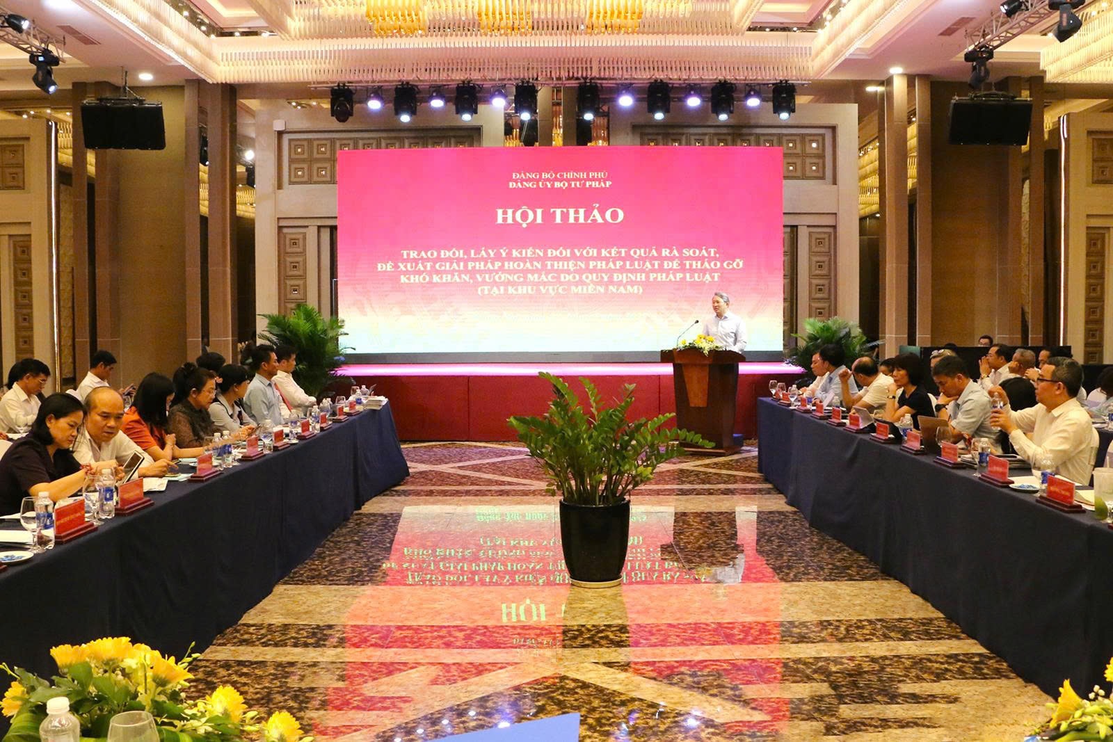 Quang cảnh hội thảo Quang cảnh hội thảo