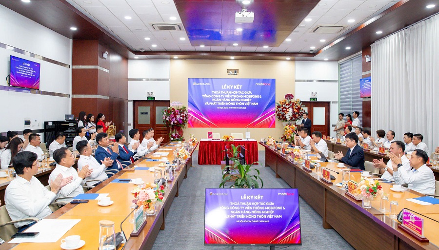 Toàn cảnh lễ ký kết thỏa thuận hợp tác toàn diện giữa Agribank và MobiFone