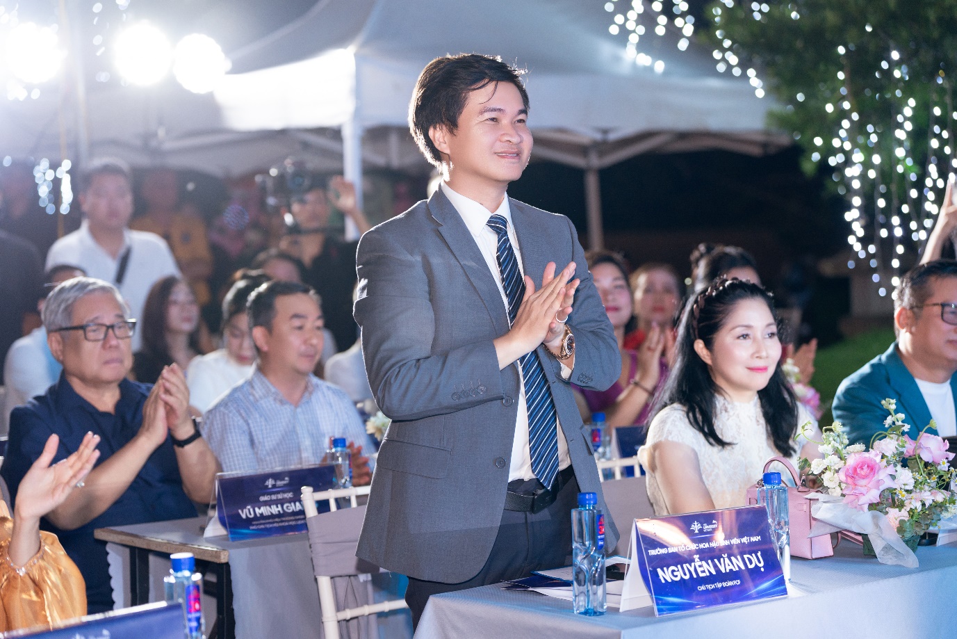 Ông Nguyễn Văn Dự – Chủ tịch Tập đoàn FCF, Trưởng Ban tổ chức Miss University Vietnam 2025 Ông Nguyễn Văn Dự – Chủ tịch Tập đoàn FCF, Trưởng Ban tổ chức Miss University Vietnam 2025