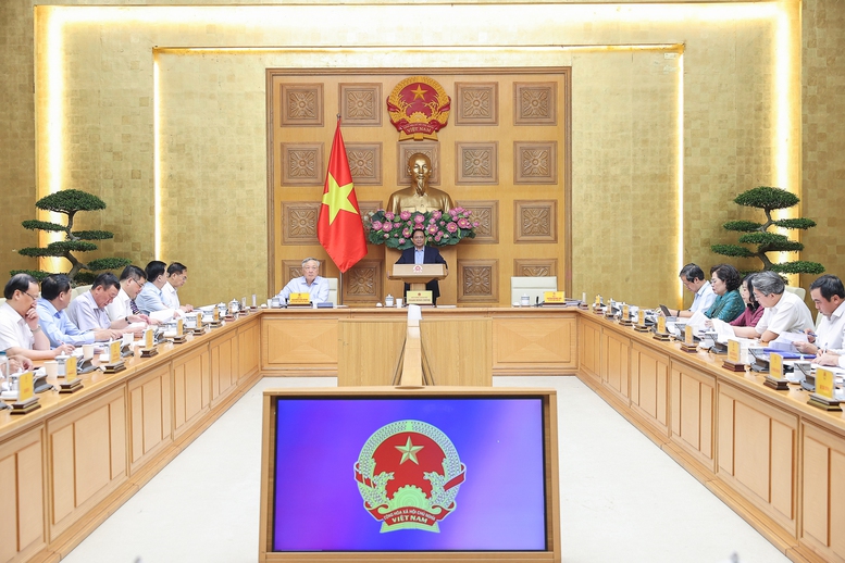 Thủ tướng chủ trì hội nghị đánh giá việc sắp xếp tổ chức bộ máy và vận hành chính quyền địa phương 2 cấp